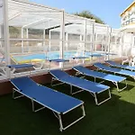 Laurus Hotel