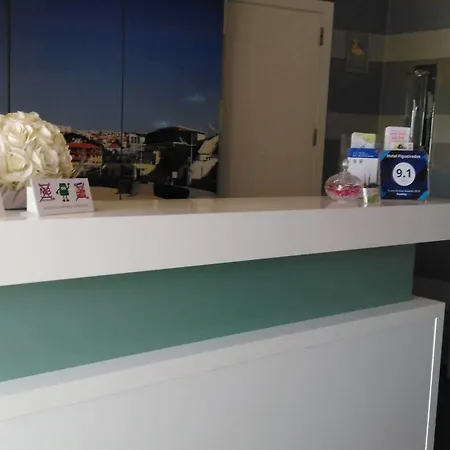 Laurus ホテル ロウリニャン