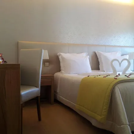 Laurus Hotel 2*