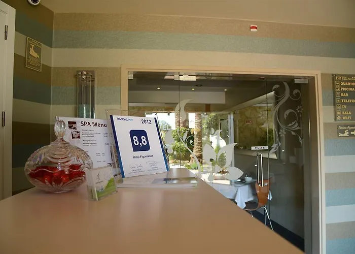 Laurus Hotel 2*