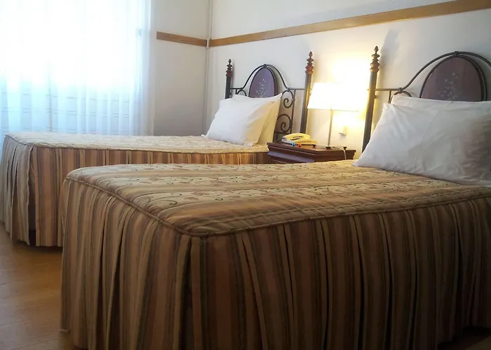 Laurus Отель 2*