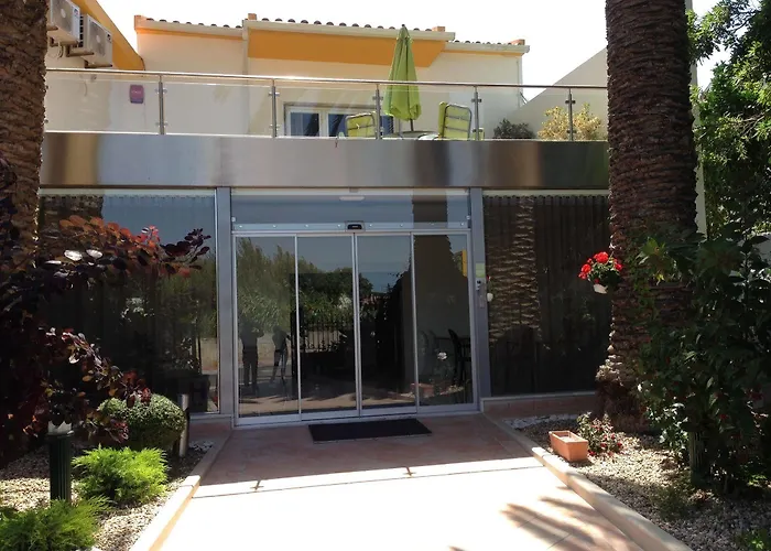 Laurus Отель 2*